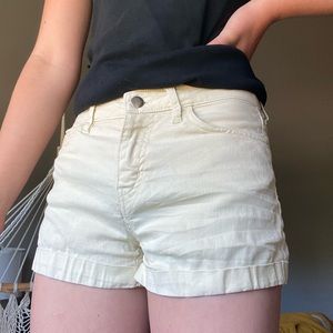 H&M LIGHT YELLOW SHORTS